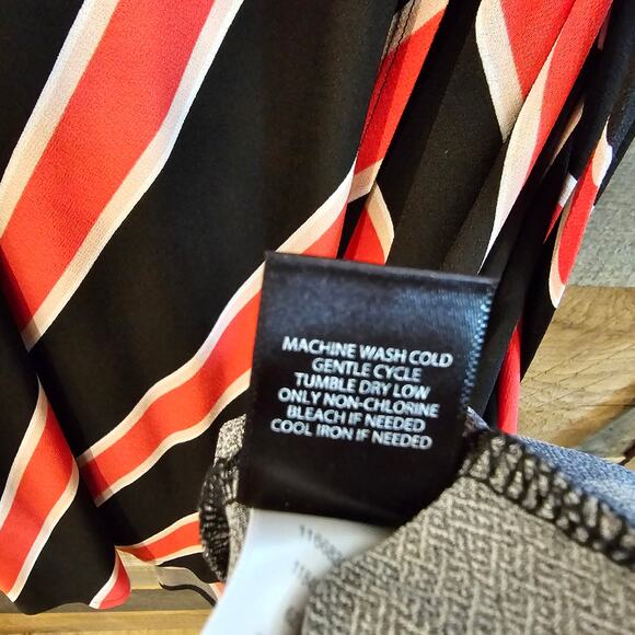 Torrid Black Red Striped Surplice Faux Wrap Hi-Low Sleeveless Dress Plus Size 3X - Picture 7 of 8